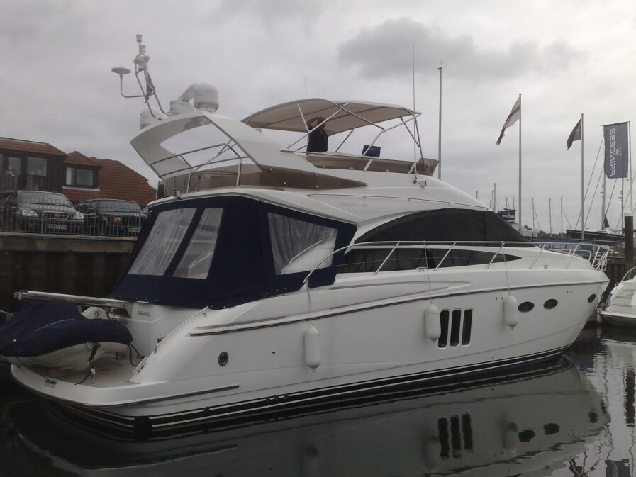 Princess P54 Cockpit Cover