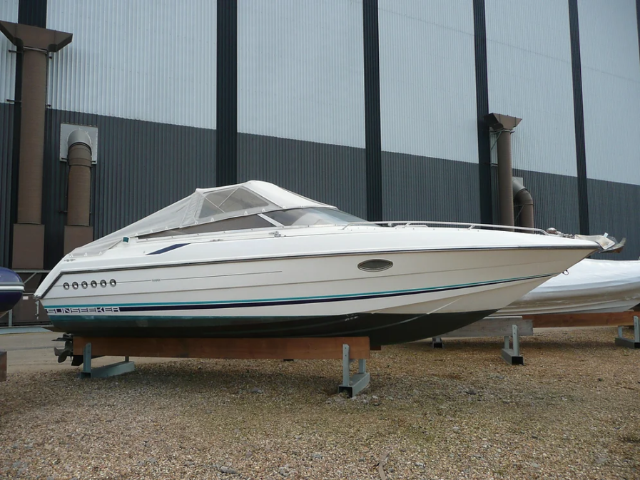 debc68_f7e78b542fc445edb182bfbde557ee37